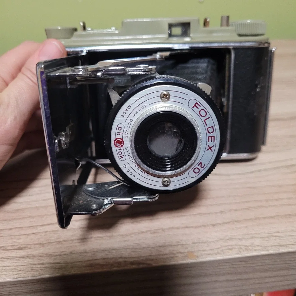 Vintage Pho-Tak Foldex 20 Folding Camera 105mm Octvar Lens USA Made 120 620 Film